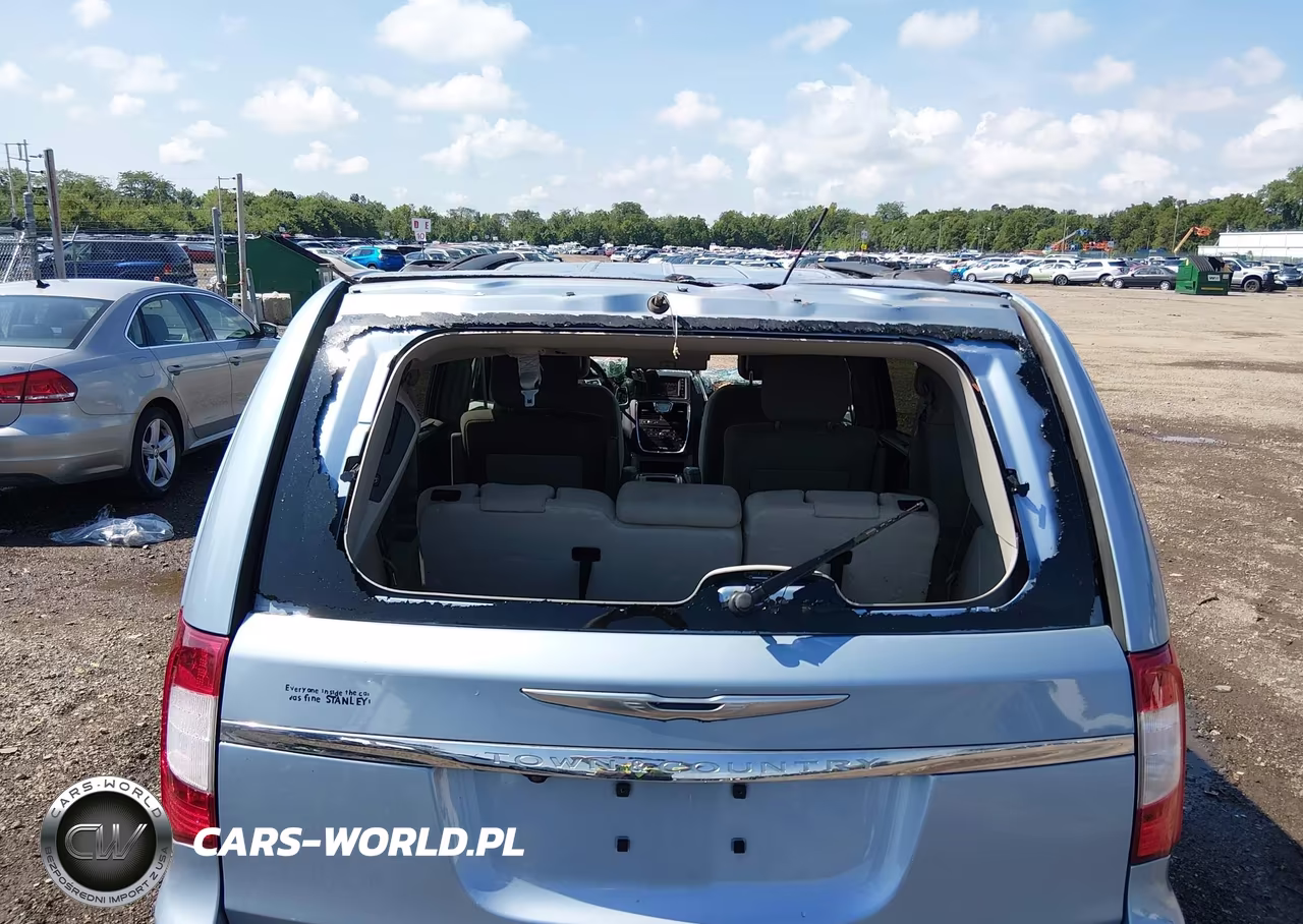 2013 Chrysler Town & Country Touring VIN:2C4RC1BG2DR573735 - 17