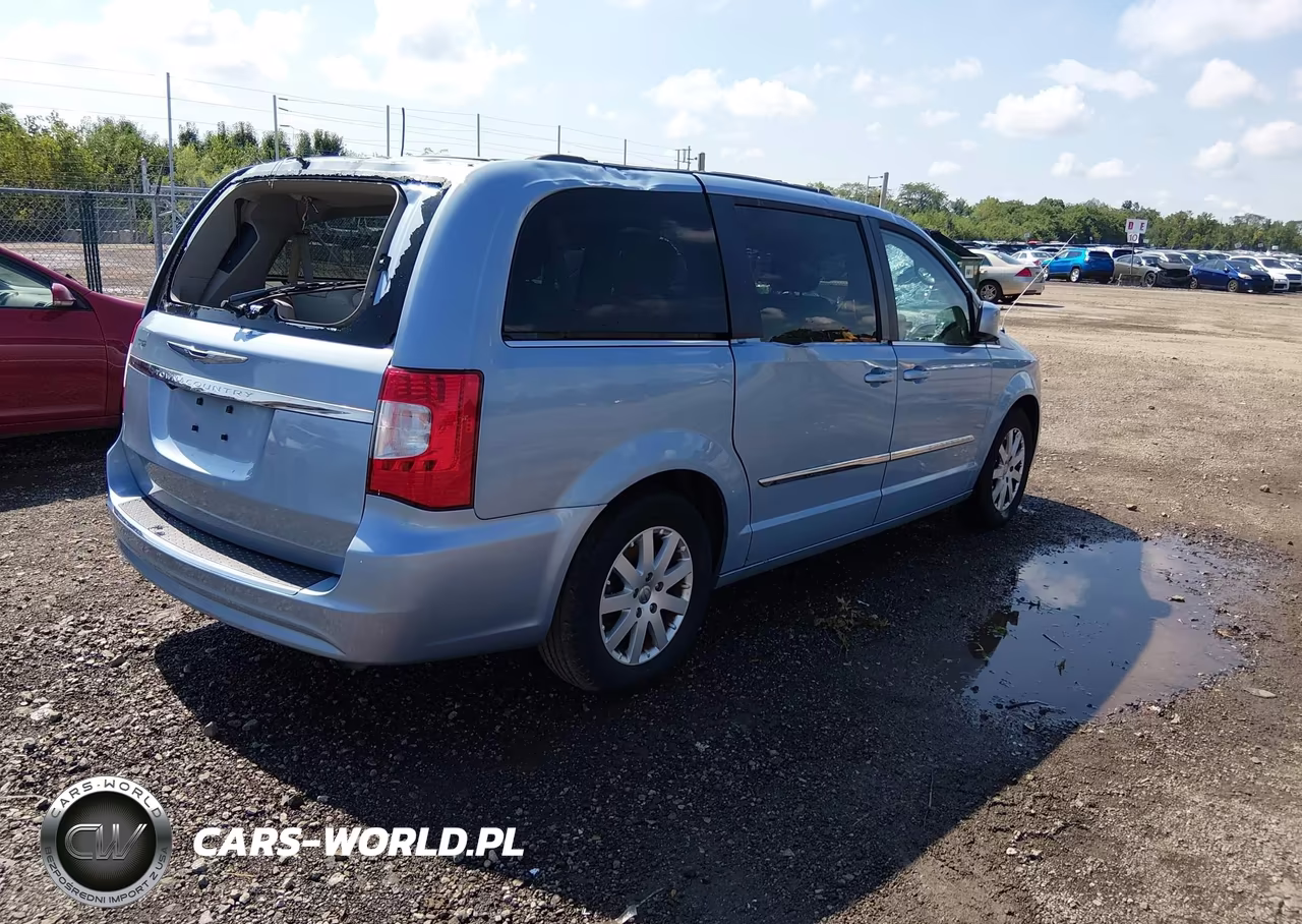 2013 Chrysler Town & Country Touring VIN:2C4RC1BG2DR573735 - 4