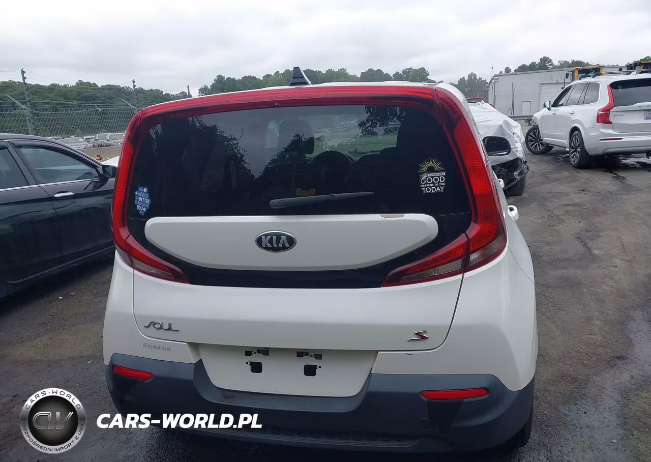 2020 Kia Soul S VIN:KNDJ23AU2L7007125 - 17