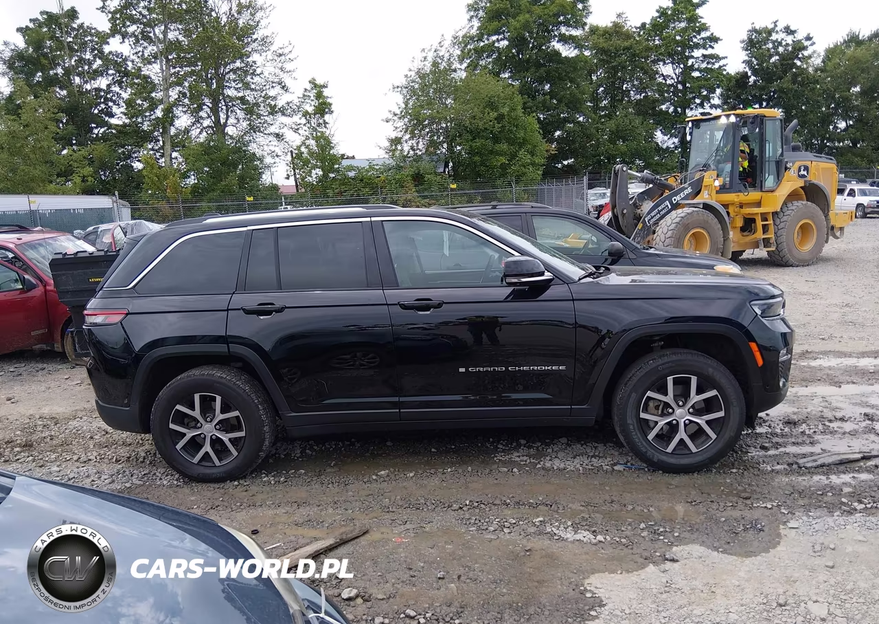 2024 Jeep Grand Cherokee Limited 4X4 VIN:1C4RJHBG2RC705018 - 13