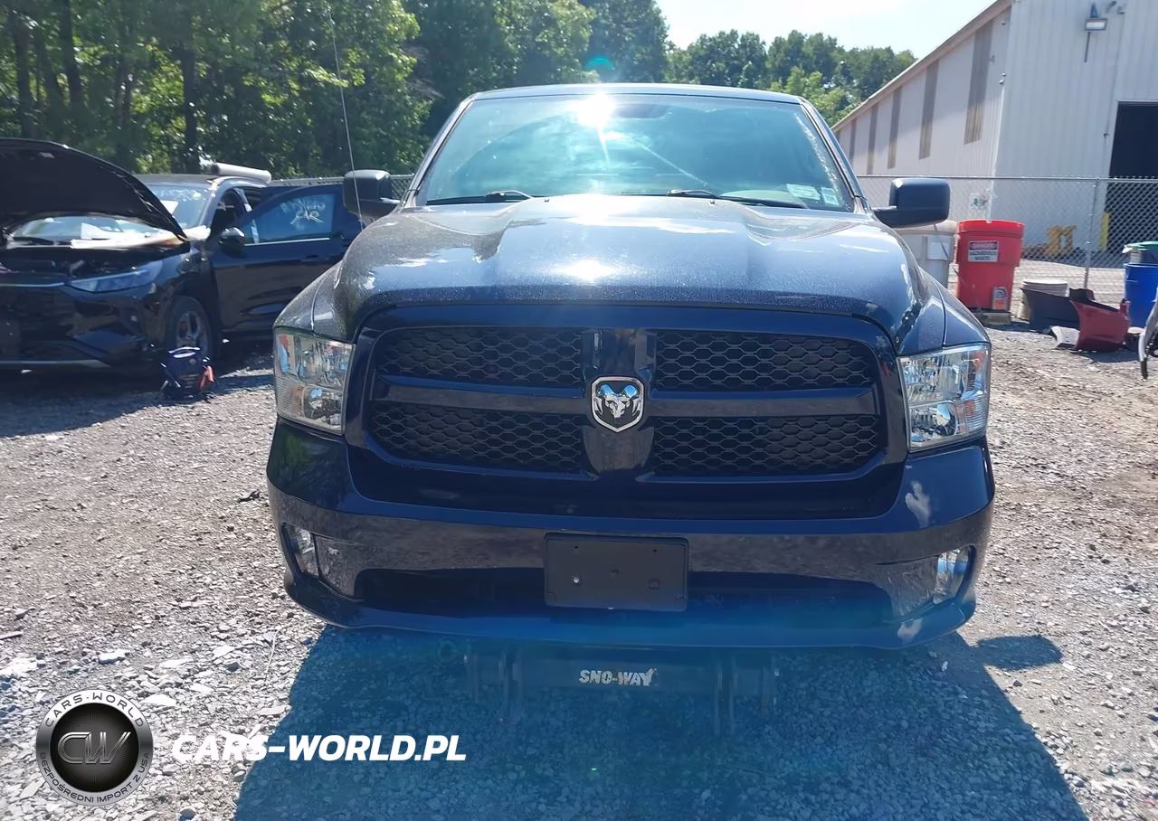 2018 Ram 1500 Express 4X4 6'4 Box VIN:1C6RR7FG5JS148698 - 12