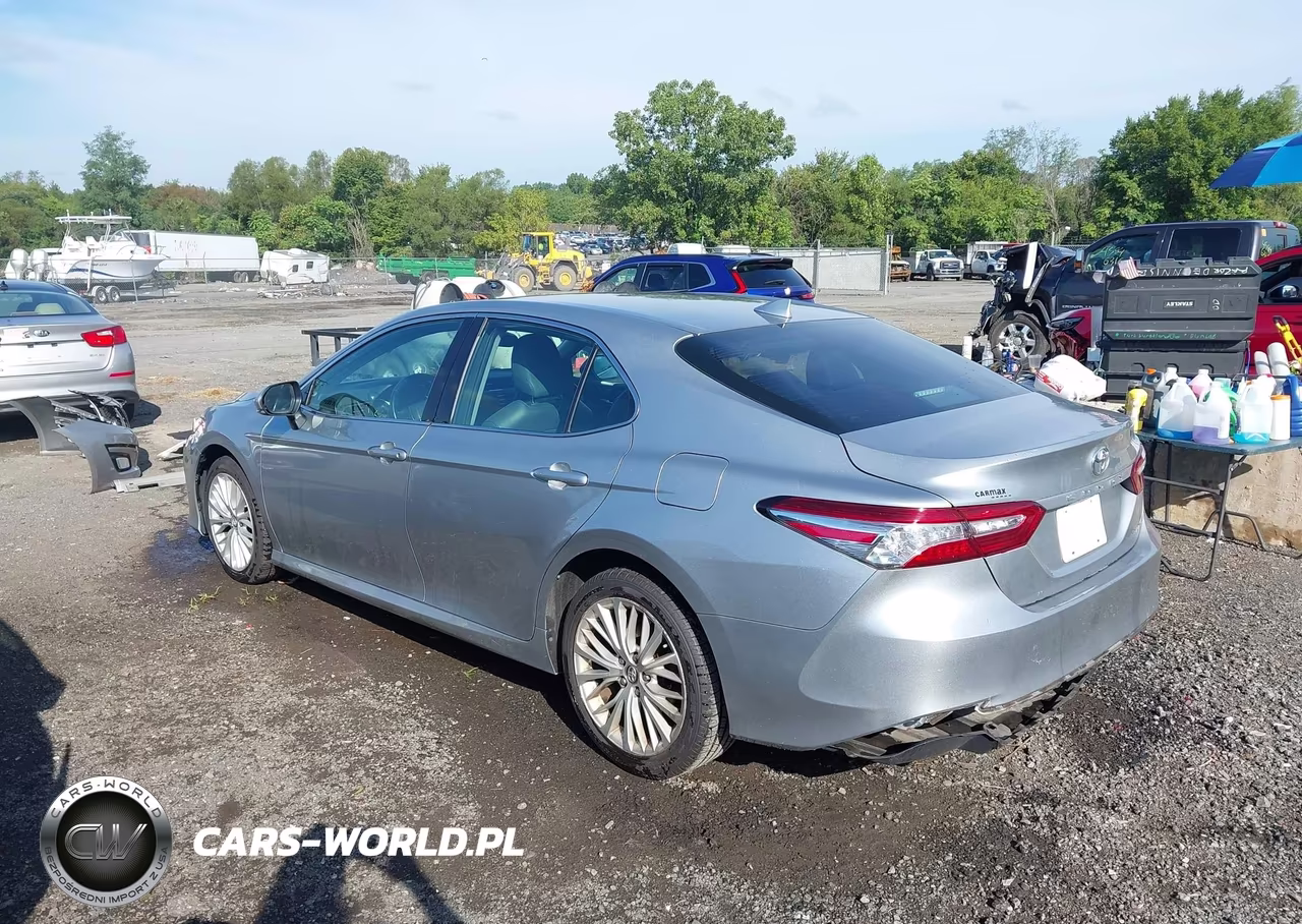 2019 Toyota Camry Xle VIN:4T1B11HK9KU806802 - 3