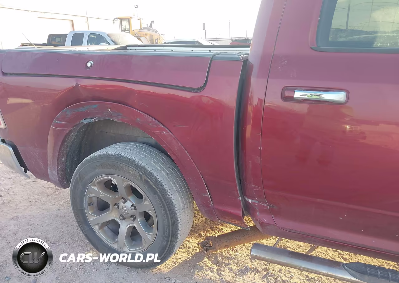 2015 Ram 1500 Laramie VIN:1C6RR7NT4FS711214 - 17