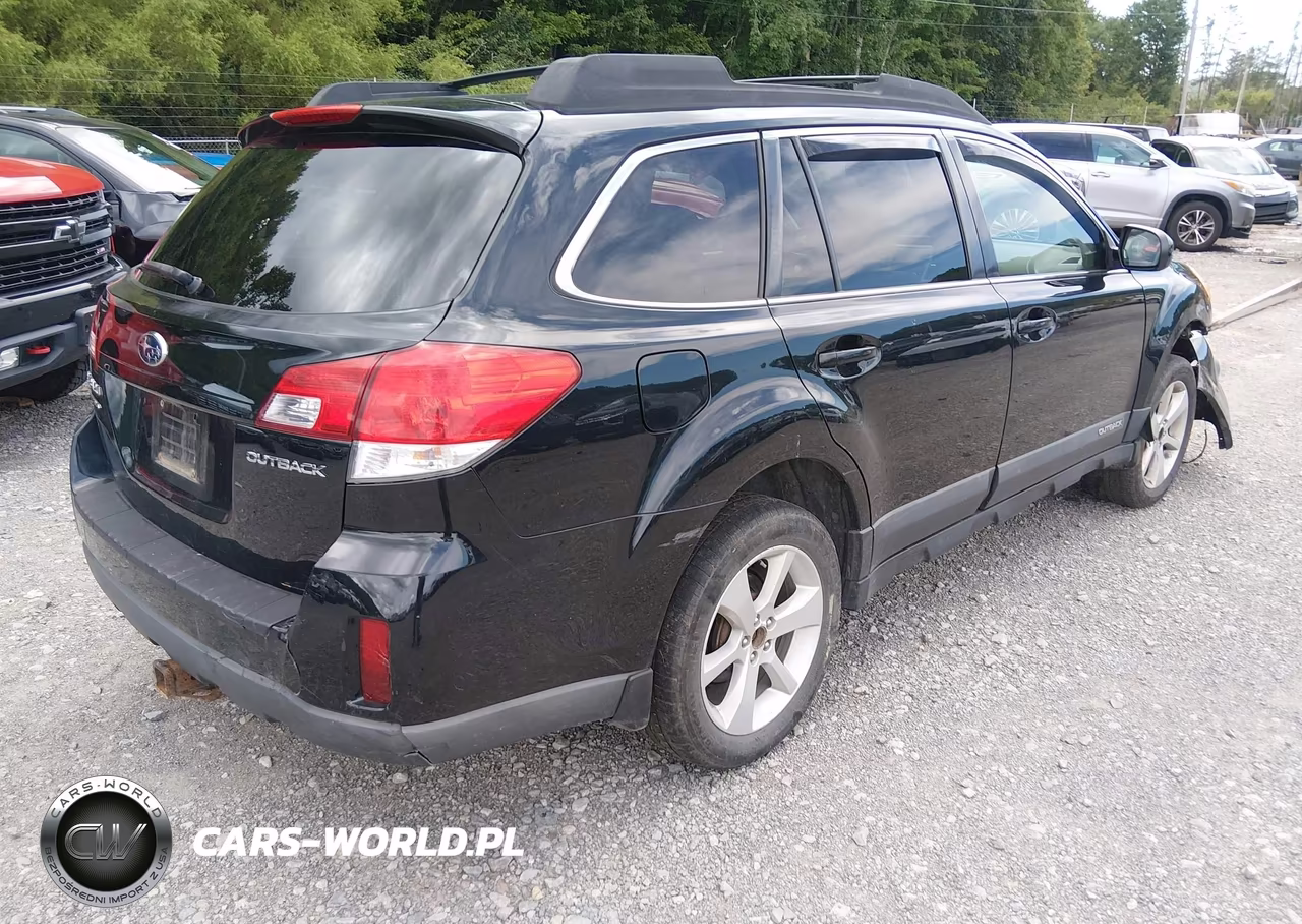 2013 Subaru Outback 2.5I Premium VIN:4S4BRCCC1D3262003 - 4