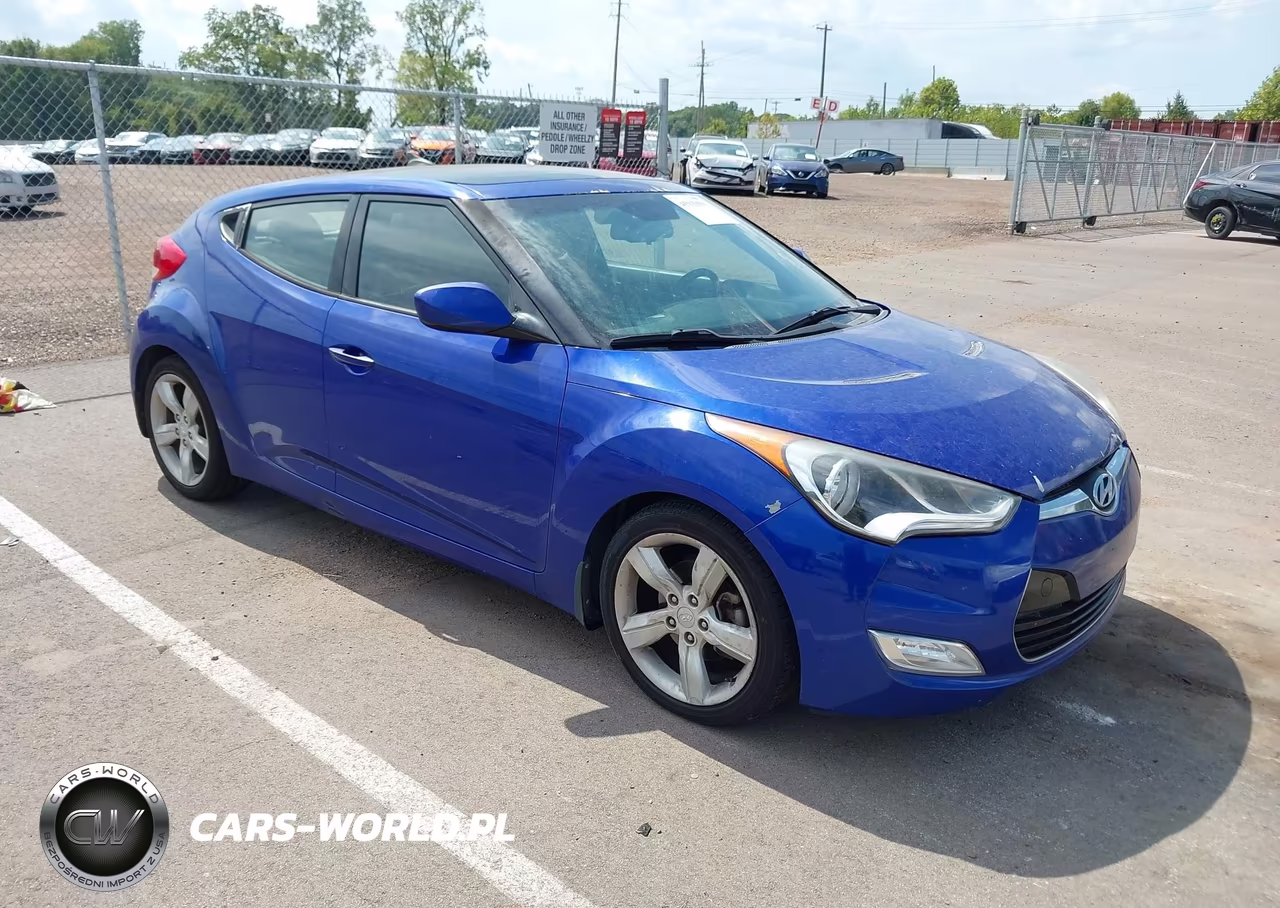 2014 Hyundai Veloster Base W-Black