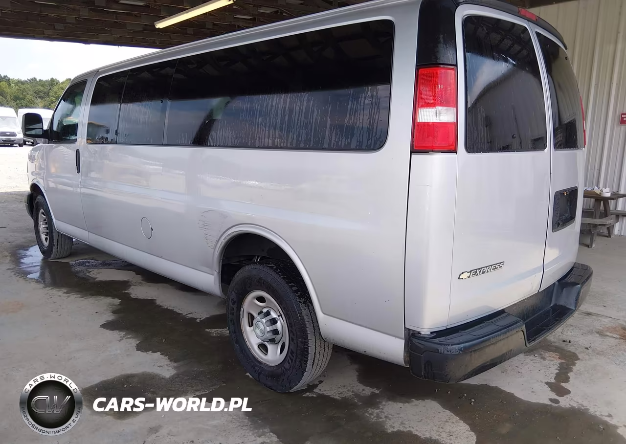 2020 Chevrolet Express Passenger Rwd 3500 Extended Wheelbase Ls VIN:1GAZGNFG4L1253673 - 3