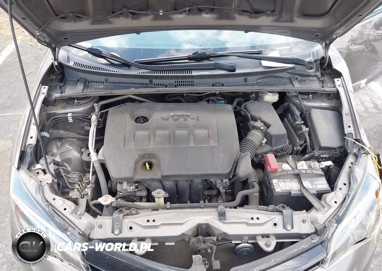 2018 Toyota Corolla Le VIN:2T1BURHE8JC047964 - 10