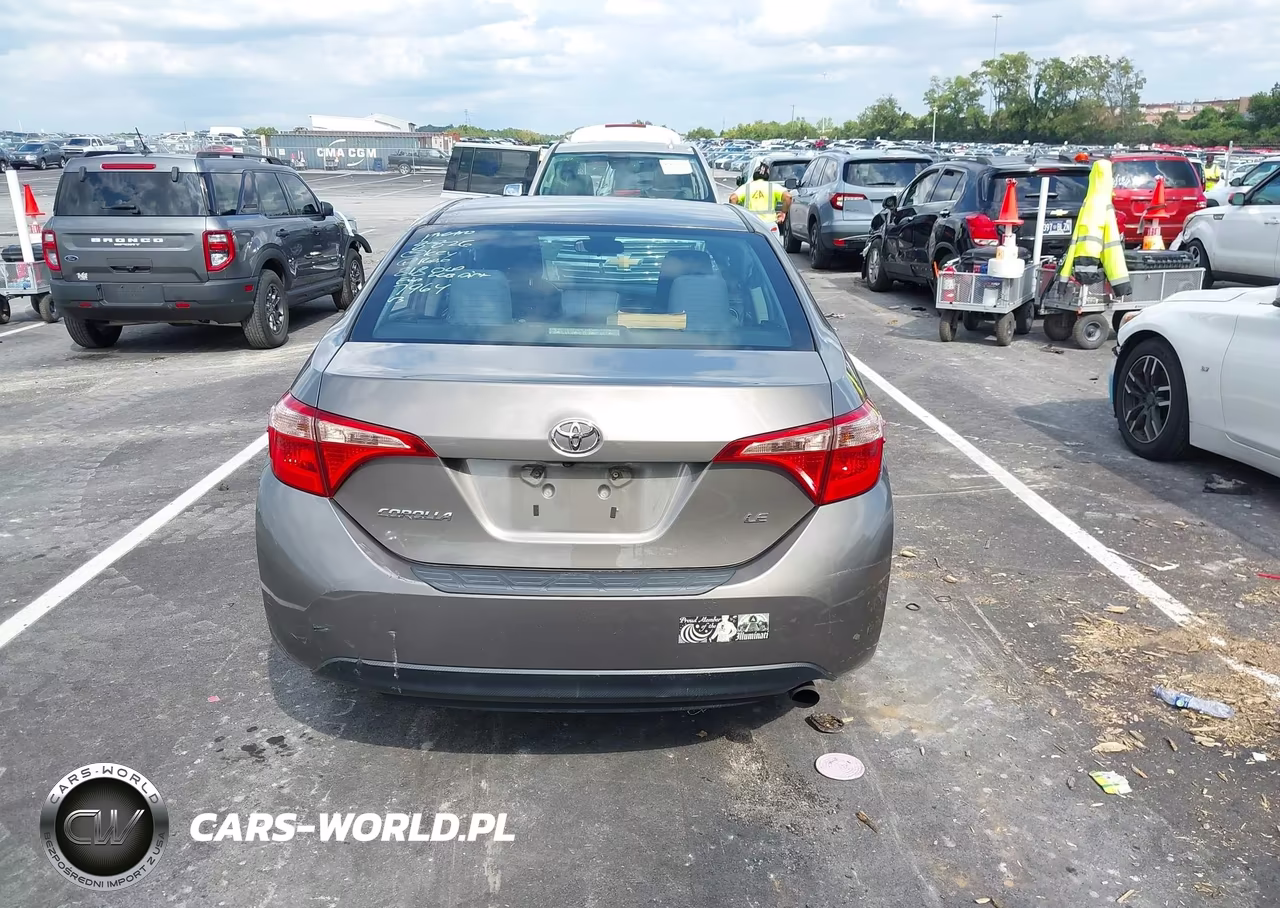 2018 Toyota Corolla Le VIN:2T1BURHE8JC047964 - 16