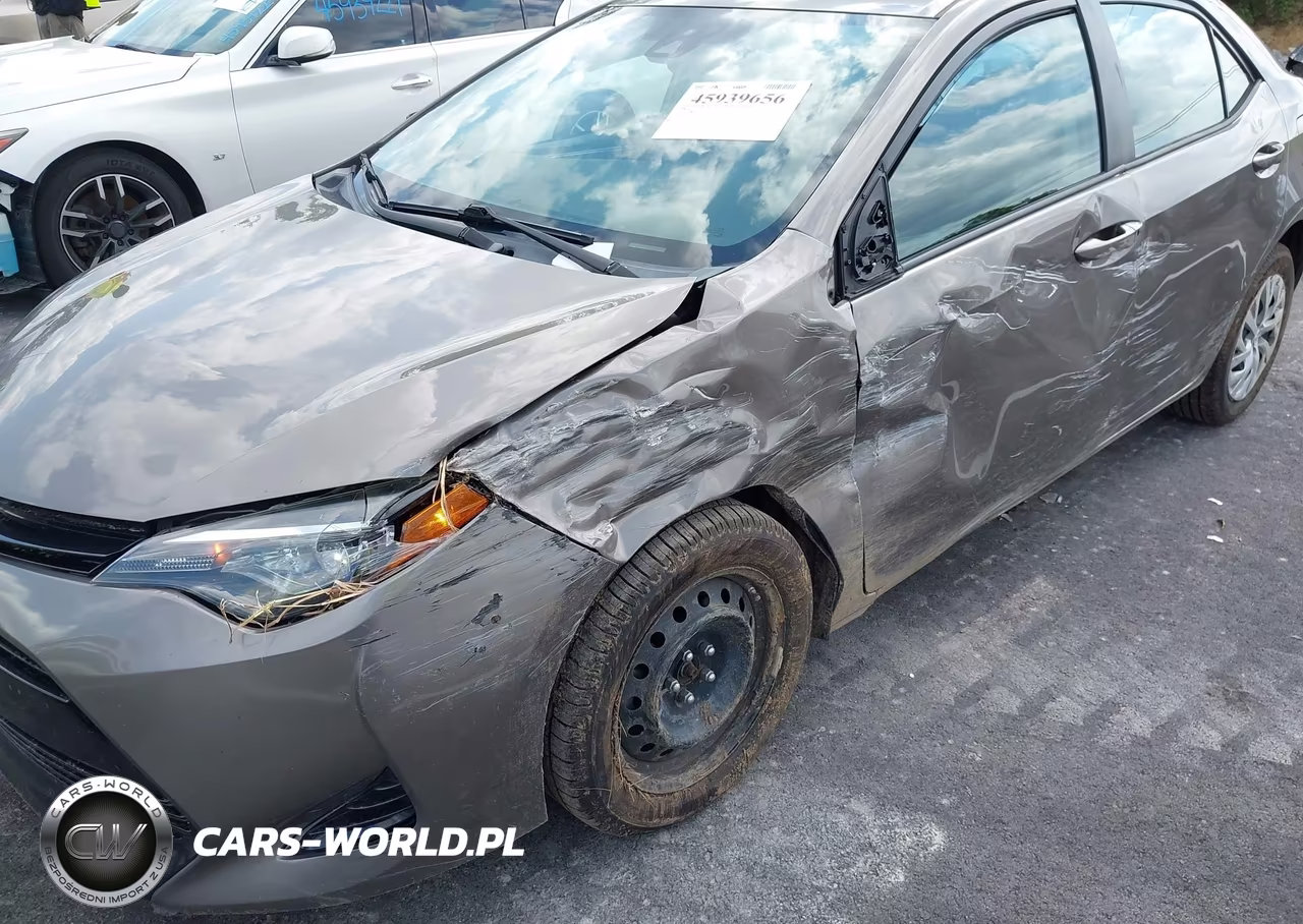 2018 Toyota Corolla Le VIN:2T1BURHE8JC047964 - 6