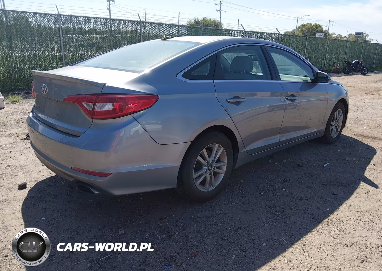 2016 Hyundai Sonata Se VIN:5NPE24AF9GH386599 - 4