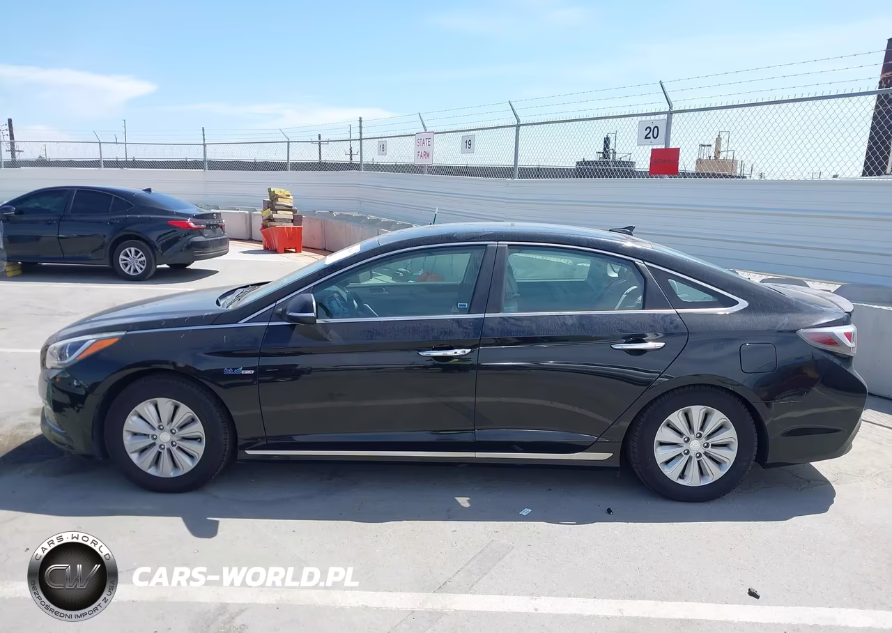 2016 Hyundai Sonata Hybrid Se VIN:KMHE24L16GA028994 - 14