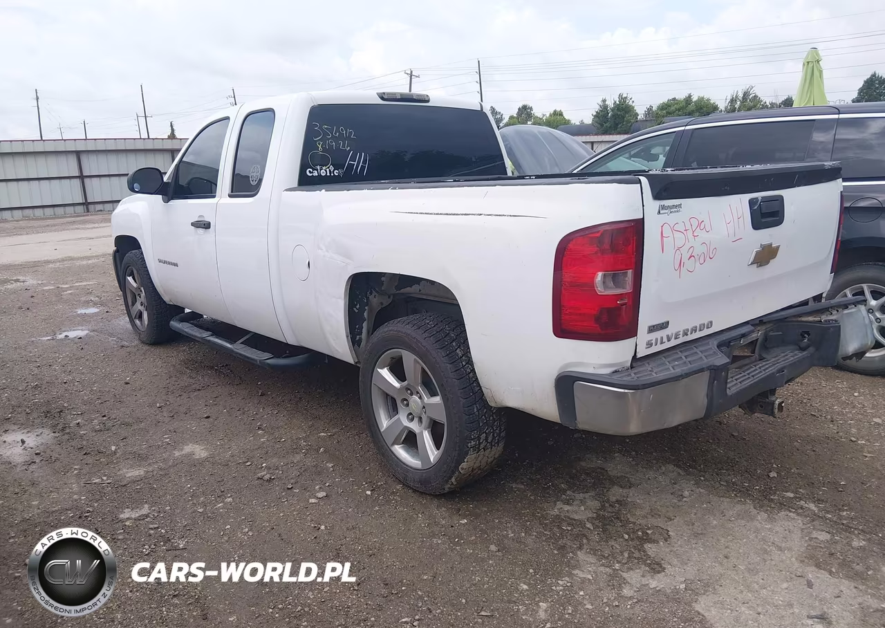 2011 Chevrolet Silverado 1500 Work Truck VIN:1GCRCPEA2BZ356912 - 3
