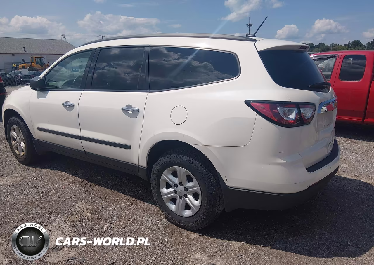 2015 Chevrolet Traverse Ls VIN:1GNKRFKD5FJ245923 - 3