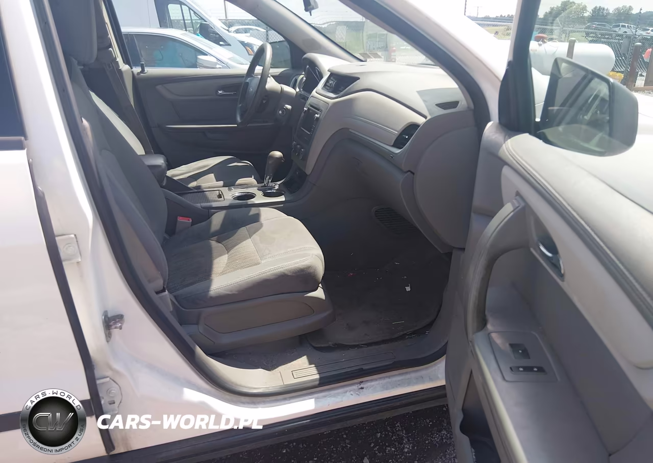 2015 Chevrolet Traverse Ls VIN:1GNKRFKD5FJ245923 - 5