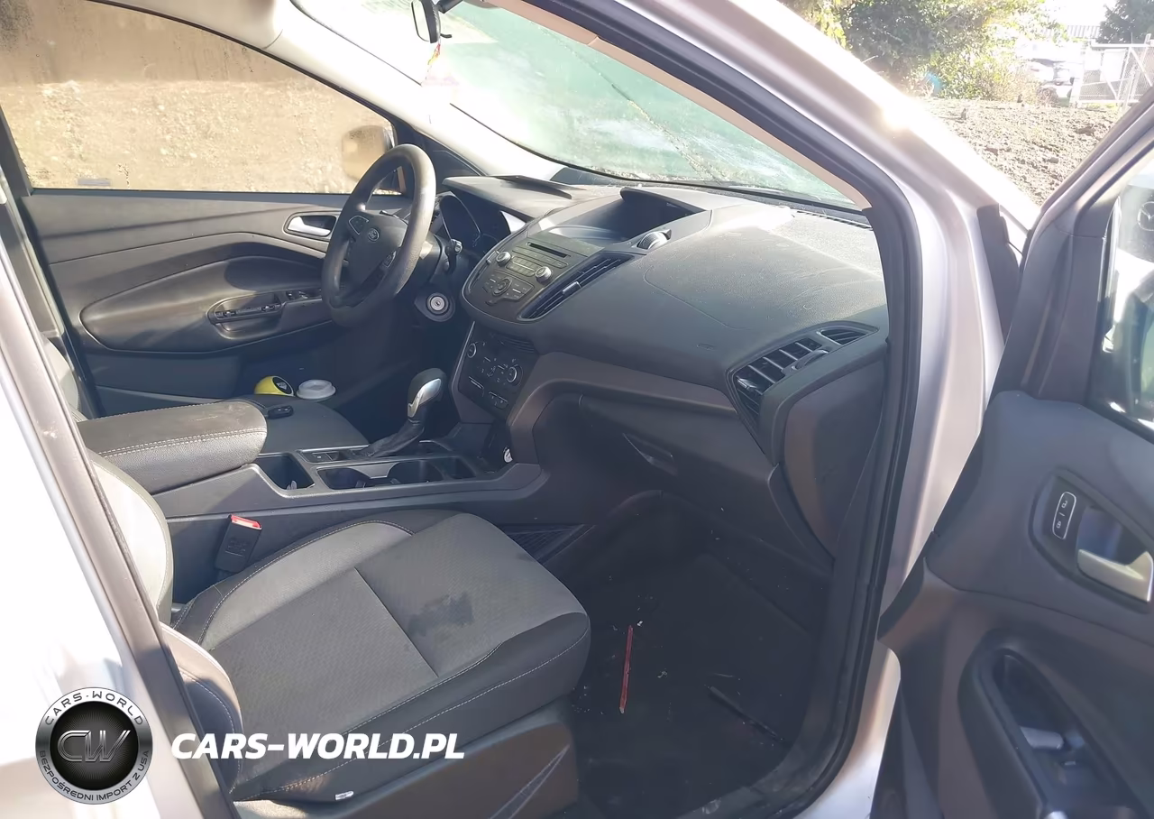 2018 Ford Escape Se VIN:1FMCU0GD1JUA81915 - 5