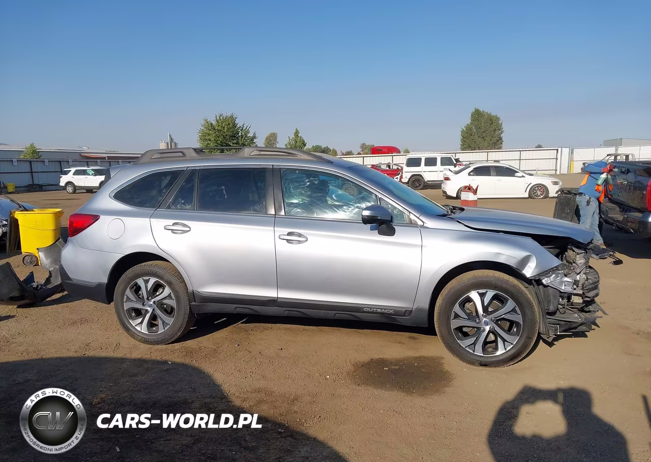 2018 Subaru Outback 2.5I Premium VIN:4S4BSAFC6J3382329 - 14