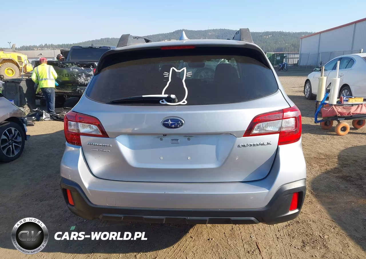 2018 Subaru Outback 2.5I Premium VIN:4S4BSAFC6J3382329 - 17