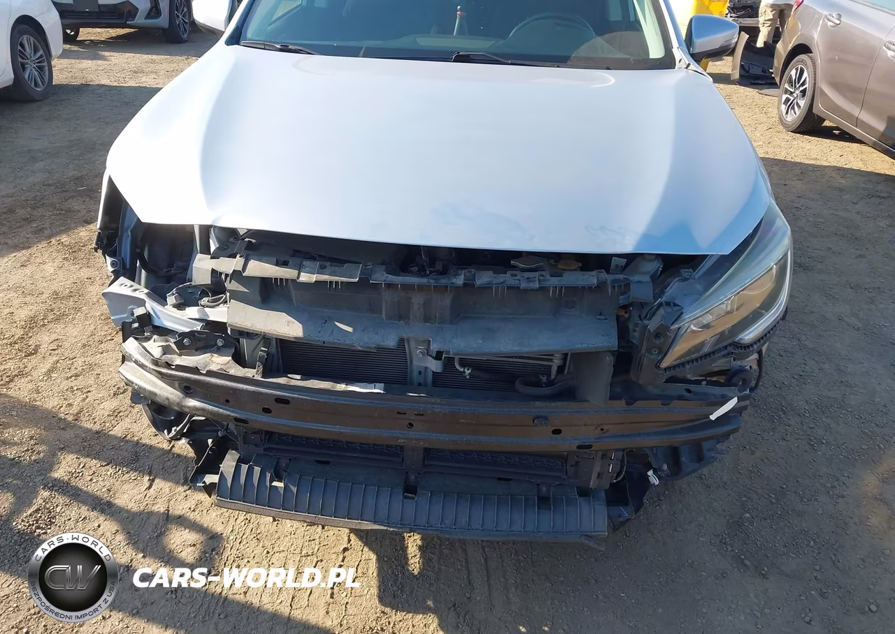 2018 Subaru Outback 2.5I Premium VIN:4S4BSAFC6J3382329 - 18