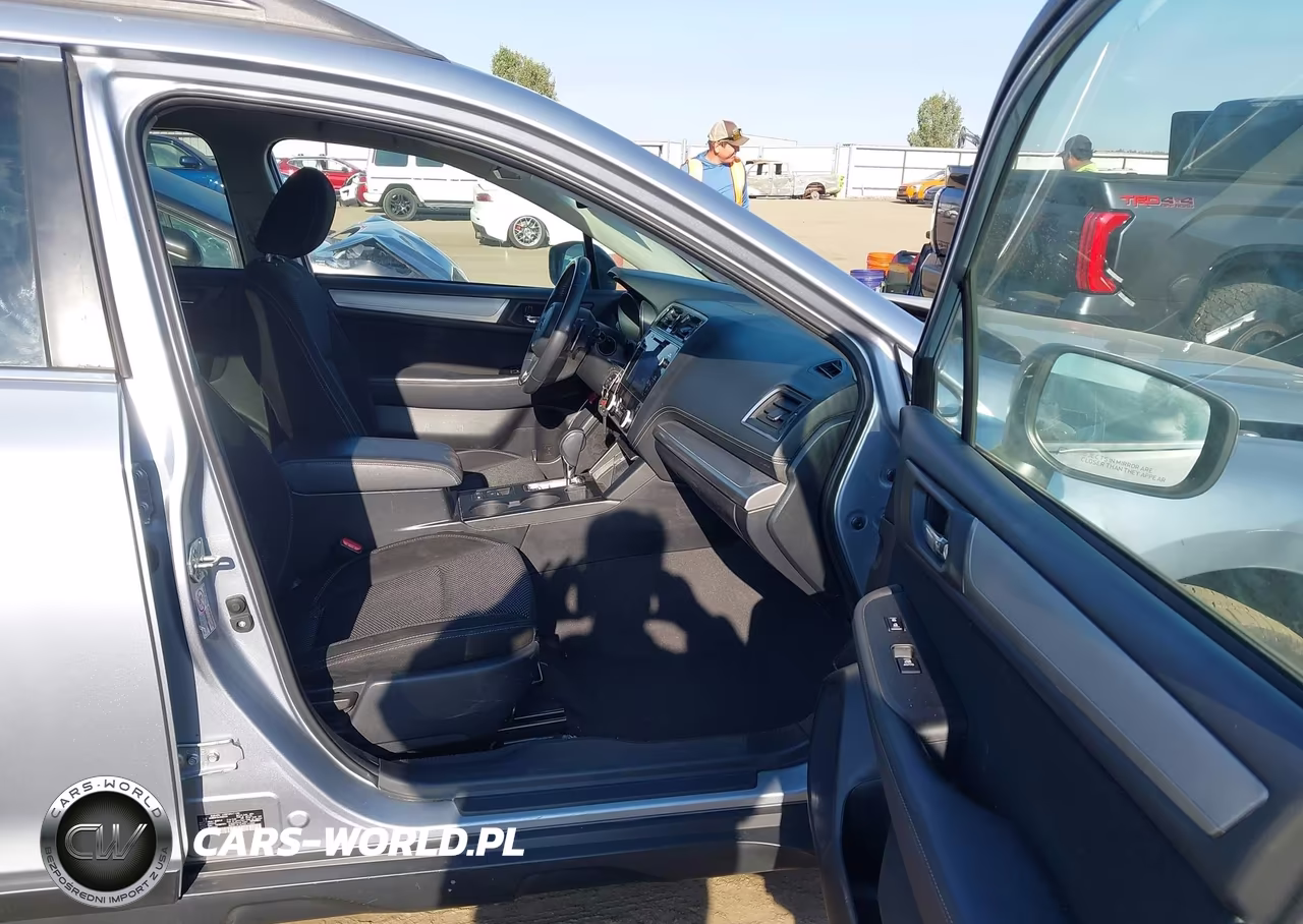 2018 Subaru Outback 2.5I Premium VIN:4S4BSAFC6J3382329 - 5
