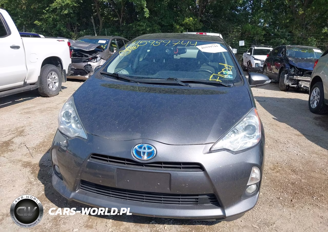 2014 Toyota Prius C Four VIN:JTDKDTB34E1078014 - 6