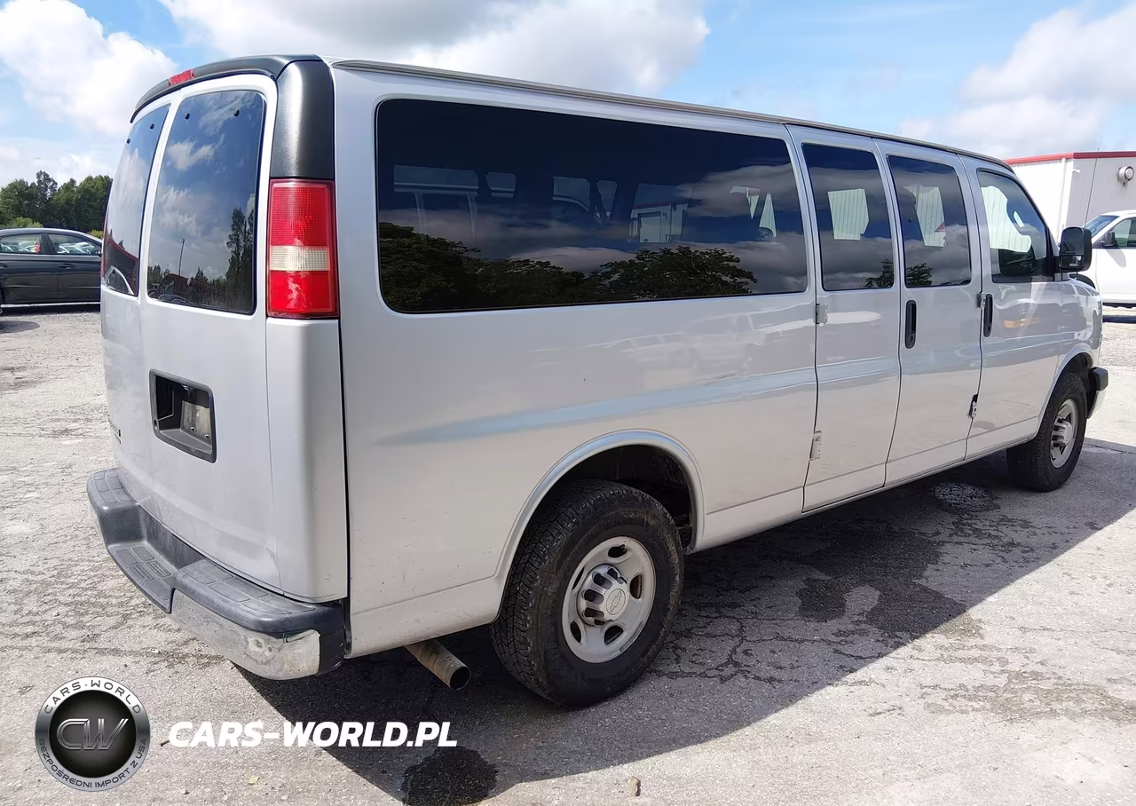 2016 Chevrolet Express 3500 Ls VIN:1GAZGNFF9G1253908 - 4