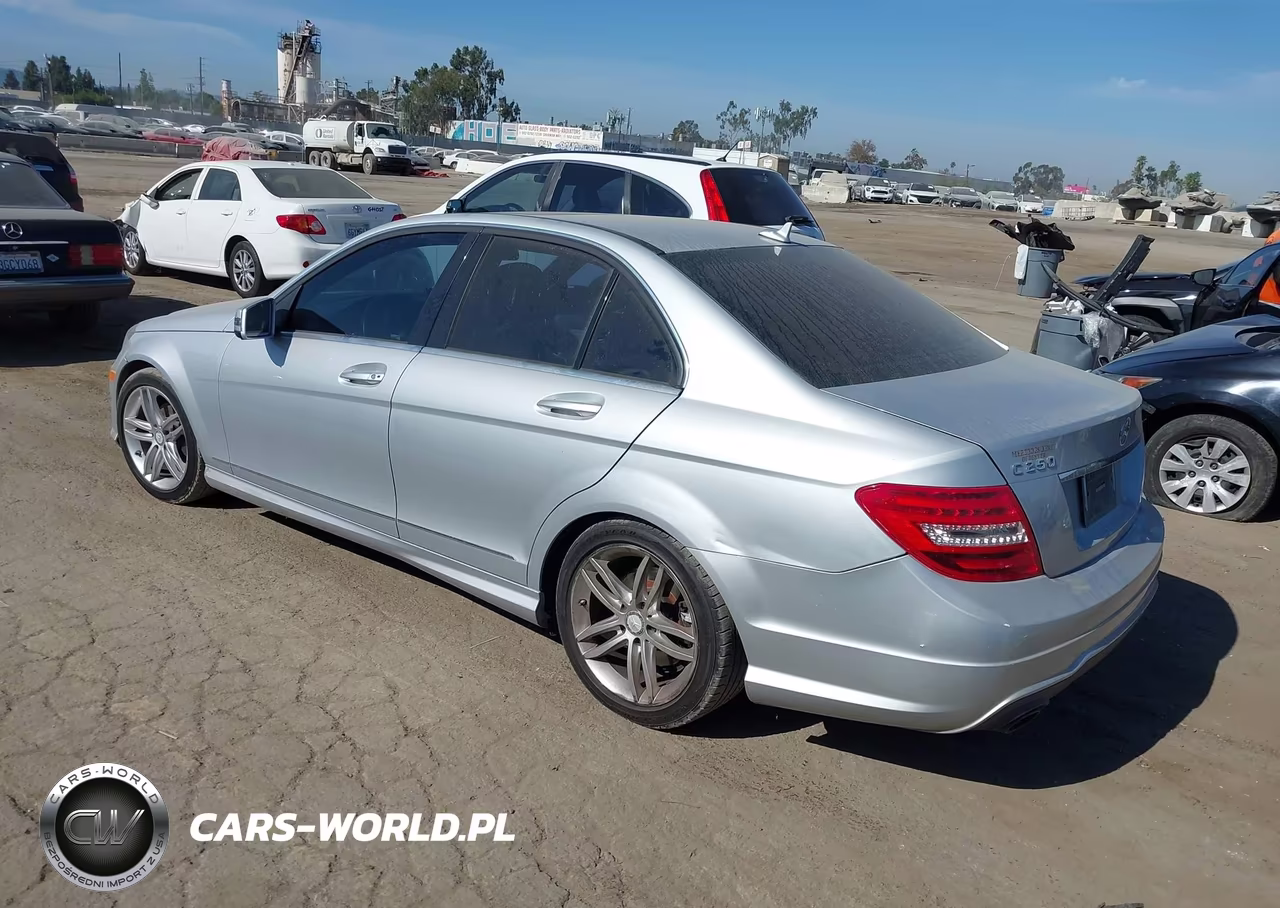 2013 Mercedes-Benz C 250 Sport VIN:WDDGF4HB1DR259467 - 3