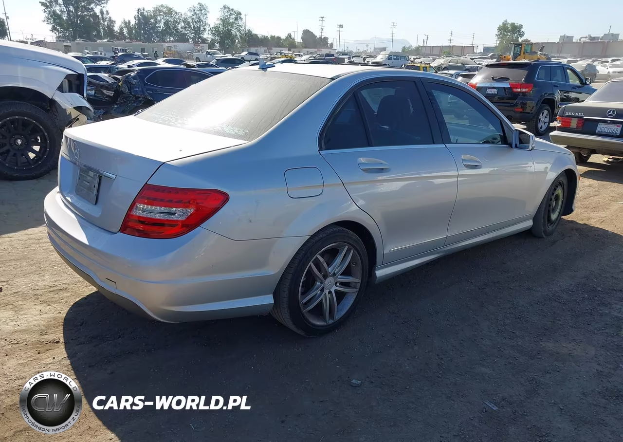 2013 Mercedes-Benz C 250 Sport VIN:WDDGF4HB1DR259467 - 4