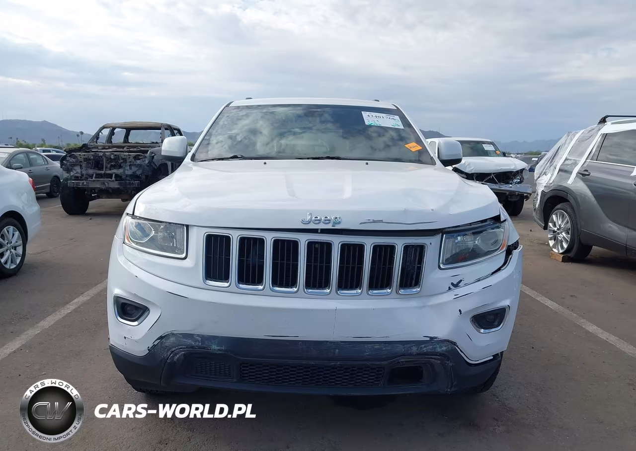 2015 Jeep Grand Cherokee Laredo VIN:1C4RJEAG6FC826243 - 12