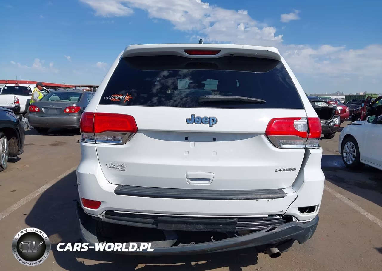 2015 Jeep Grand Cherokee Laredo VIN:1C4RJEAG6FC826243 - 16