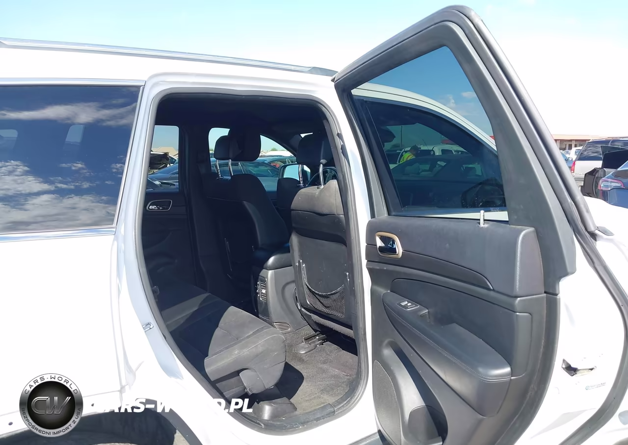 2015 Jeep Grand Cherokee Laredo VIN:1C4RJEAG6FC826243 - 8