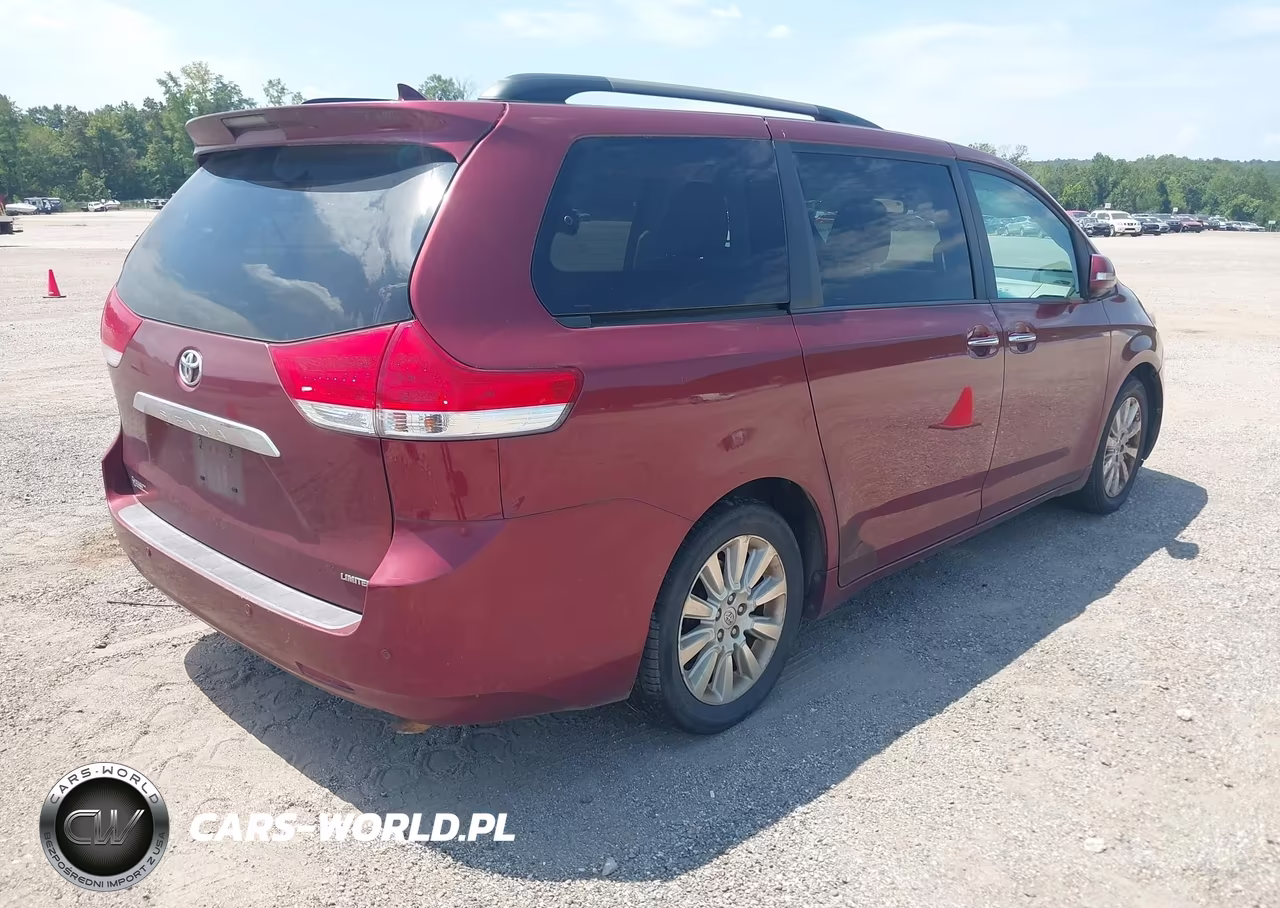 2014 Toyota Sienna Limited V6 7 Passenger VIN:5TDYK3DC7ES409913 - 4