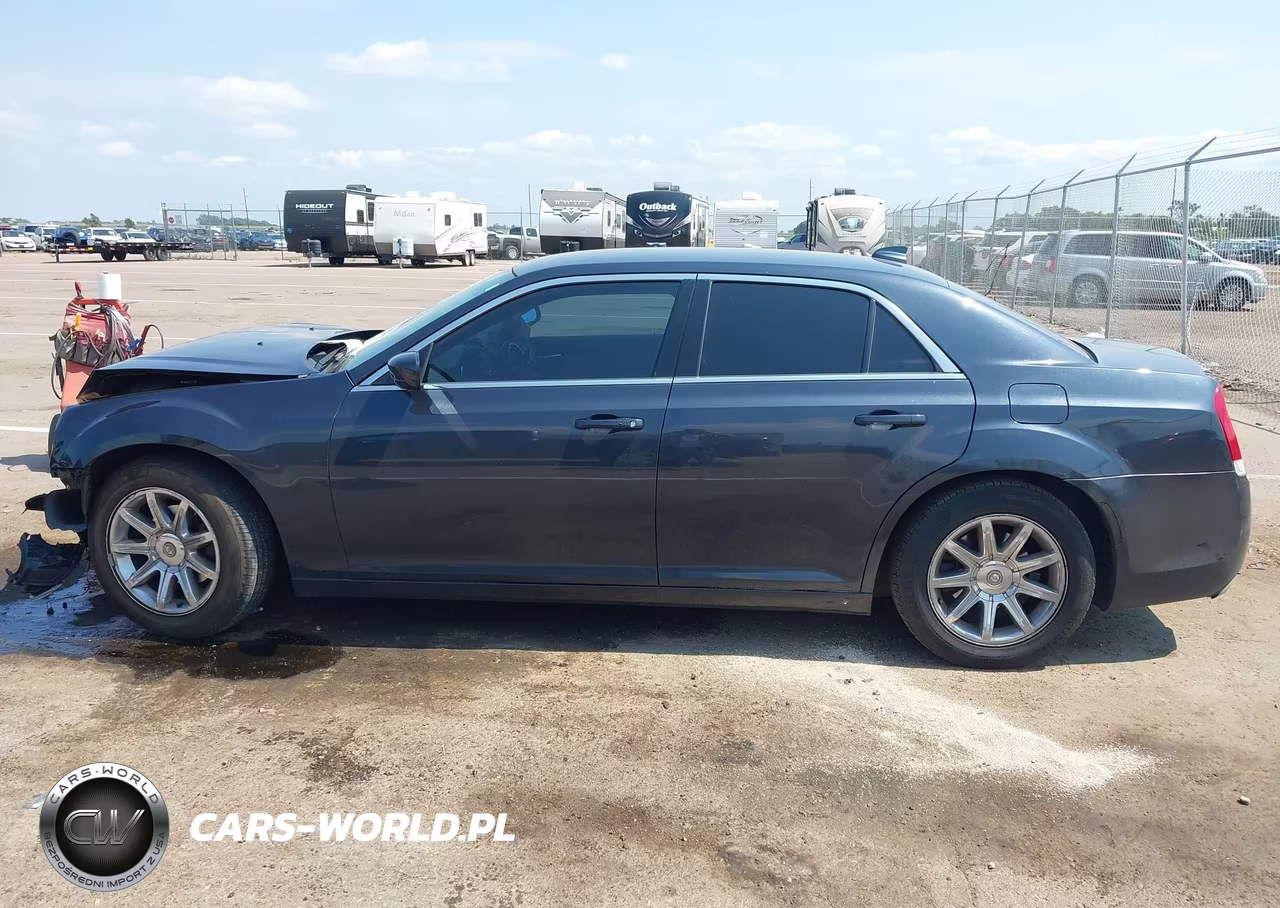 2016 Chrysler 300 Limited VIN:2C3CCAAG8GH295462 - 14