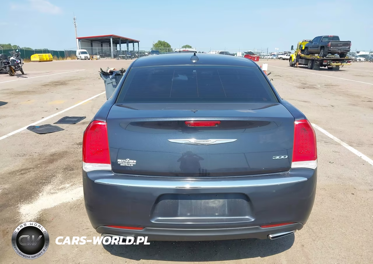 2016 Chrysler 300 Limited VIN:2C3CCAAG8GH295462 - 16
