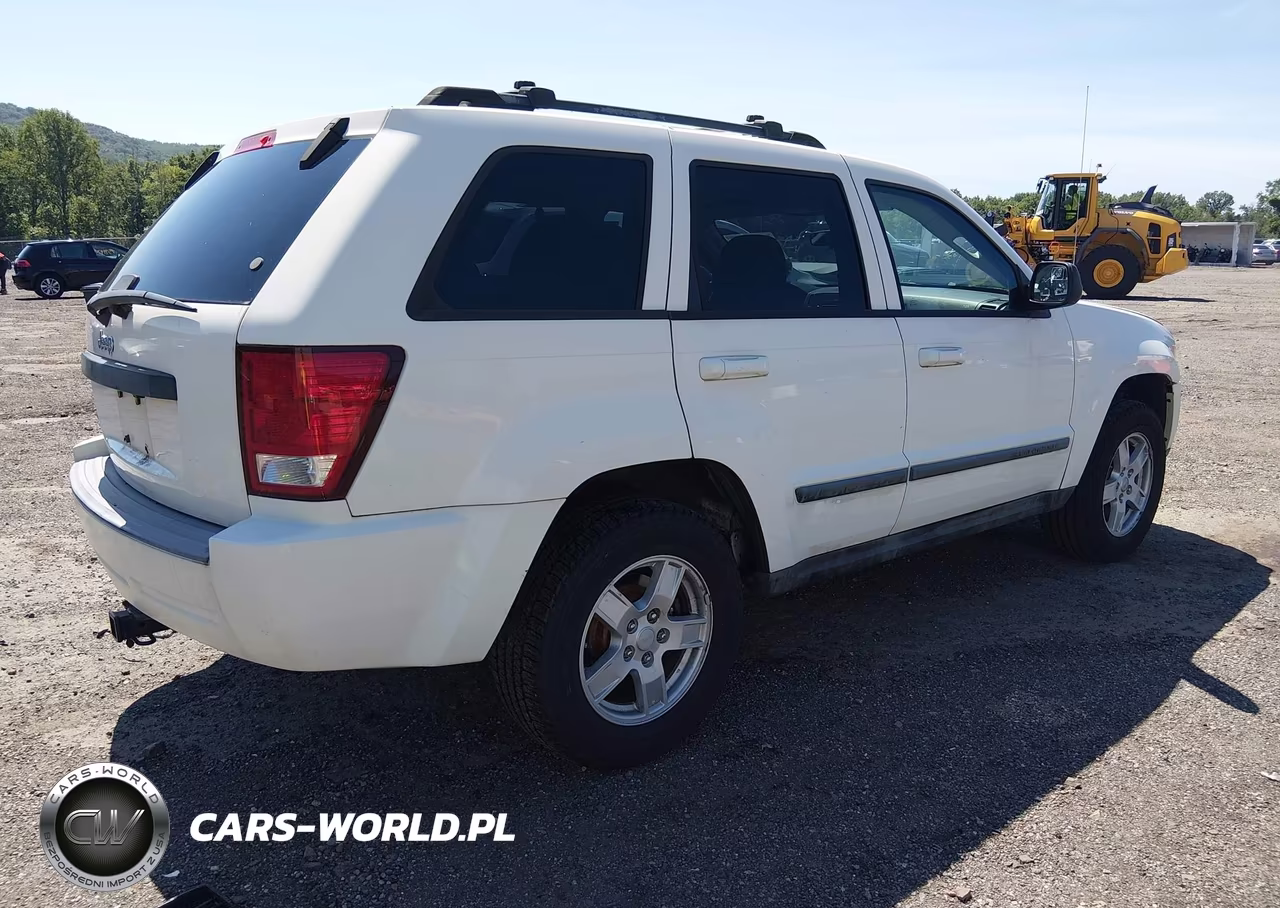 2007 Jeep Grand Cherokee Laredo-Columbia-Freedom VIN:1J8GR48K57C615498 - 4