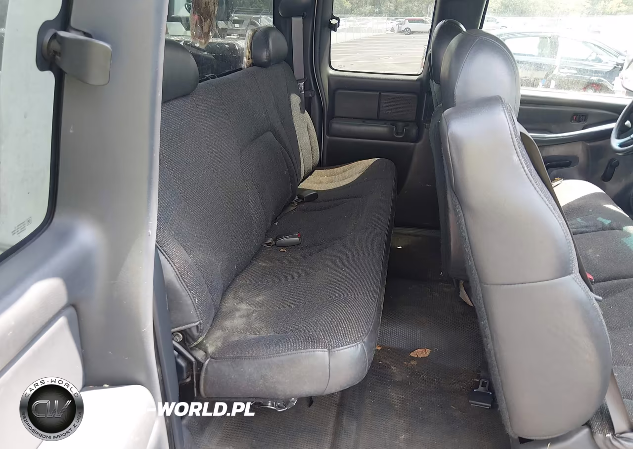 2002 Chevrolet Silverado 1500 VIN:2GCEC19W321393087 - 8