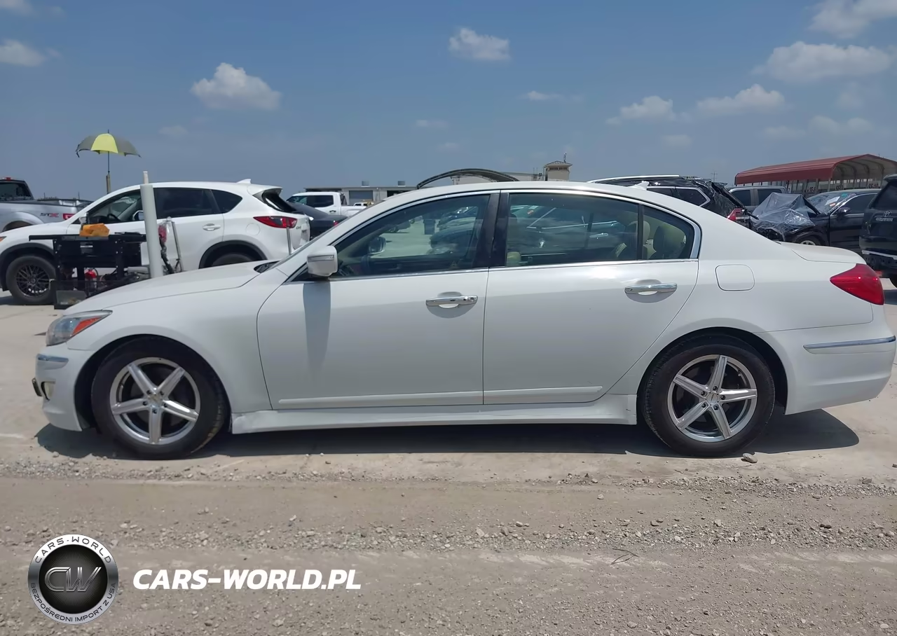 2013 Hyundai Genesis 3.8 VIN:KMHGC4DD0DU243991 - 14