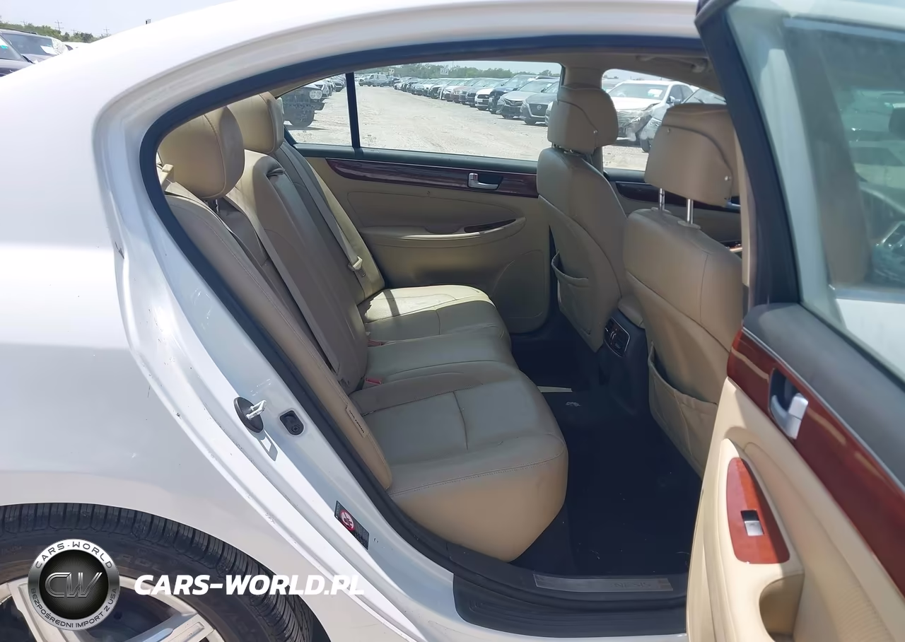 2013 Hyundai Genesis 3.8 VIN:KMHGC4DD0DU243991 - 8