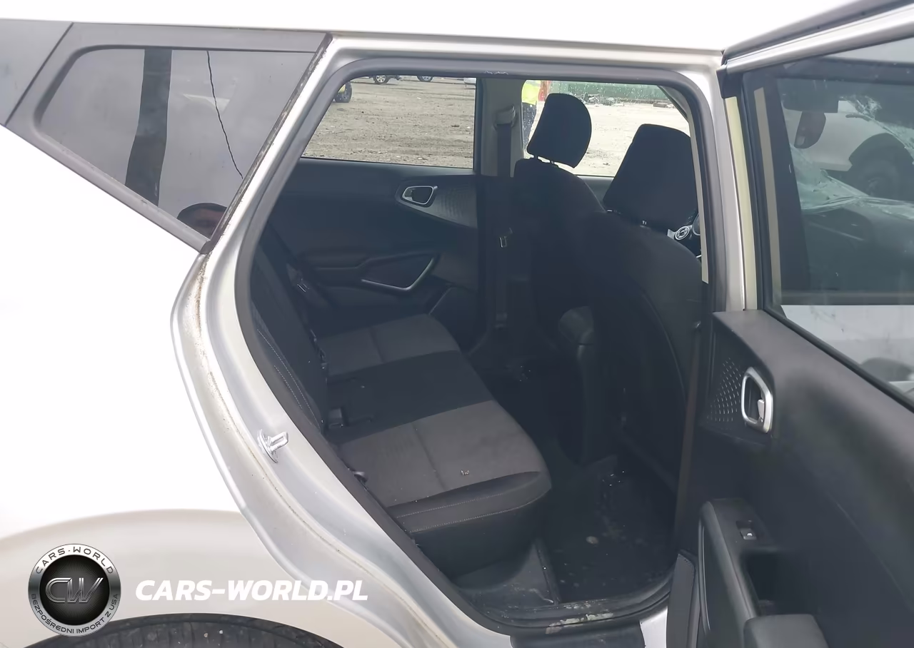 2020 Kia Soul S VIN:KNDJ23AU6L7038958 - 8