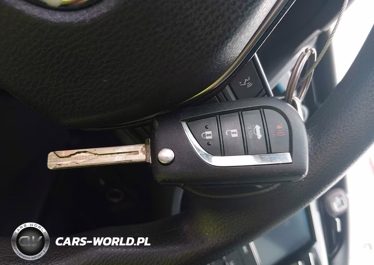 2020 Toyota Camry Le VIN:4T1C11AK3LU910623 - 11