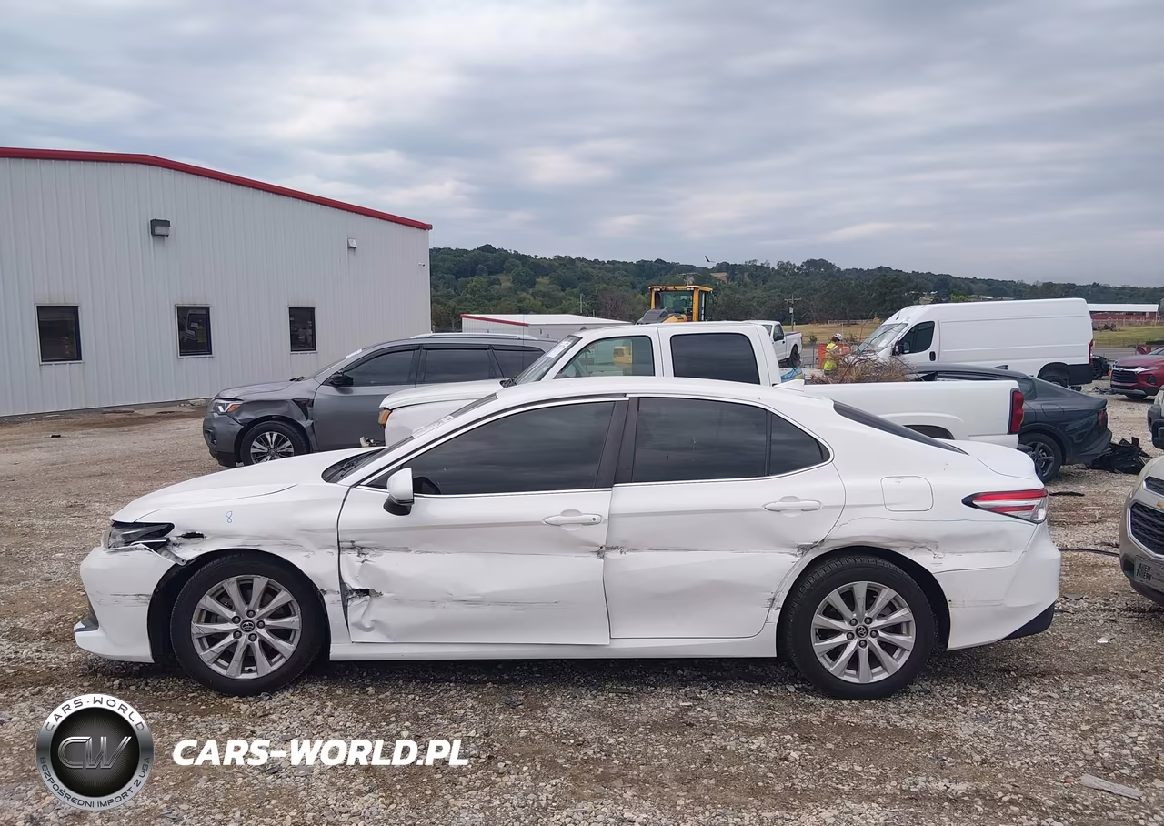 2020 Toyota Camry Le VIN:4T1C11AK3LU910623 - 14