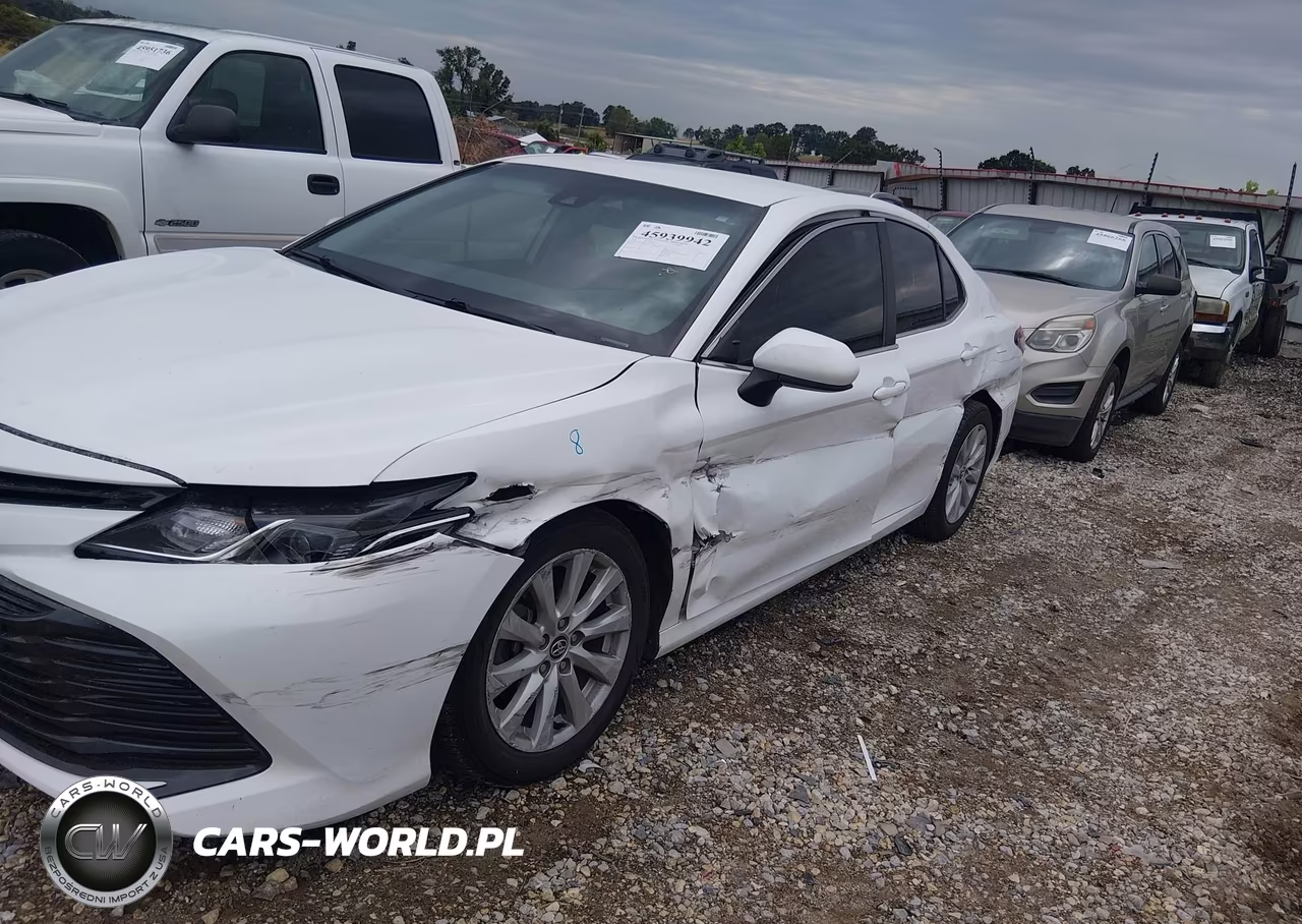 2020 Toyota Camry Le VIN:4T1C11AK3LU910623 - 6