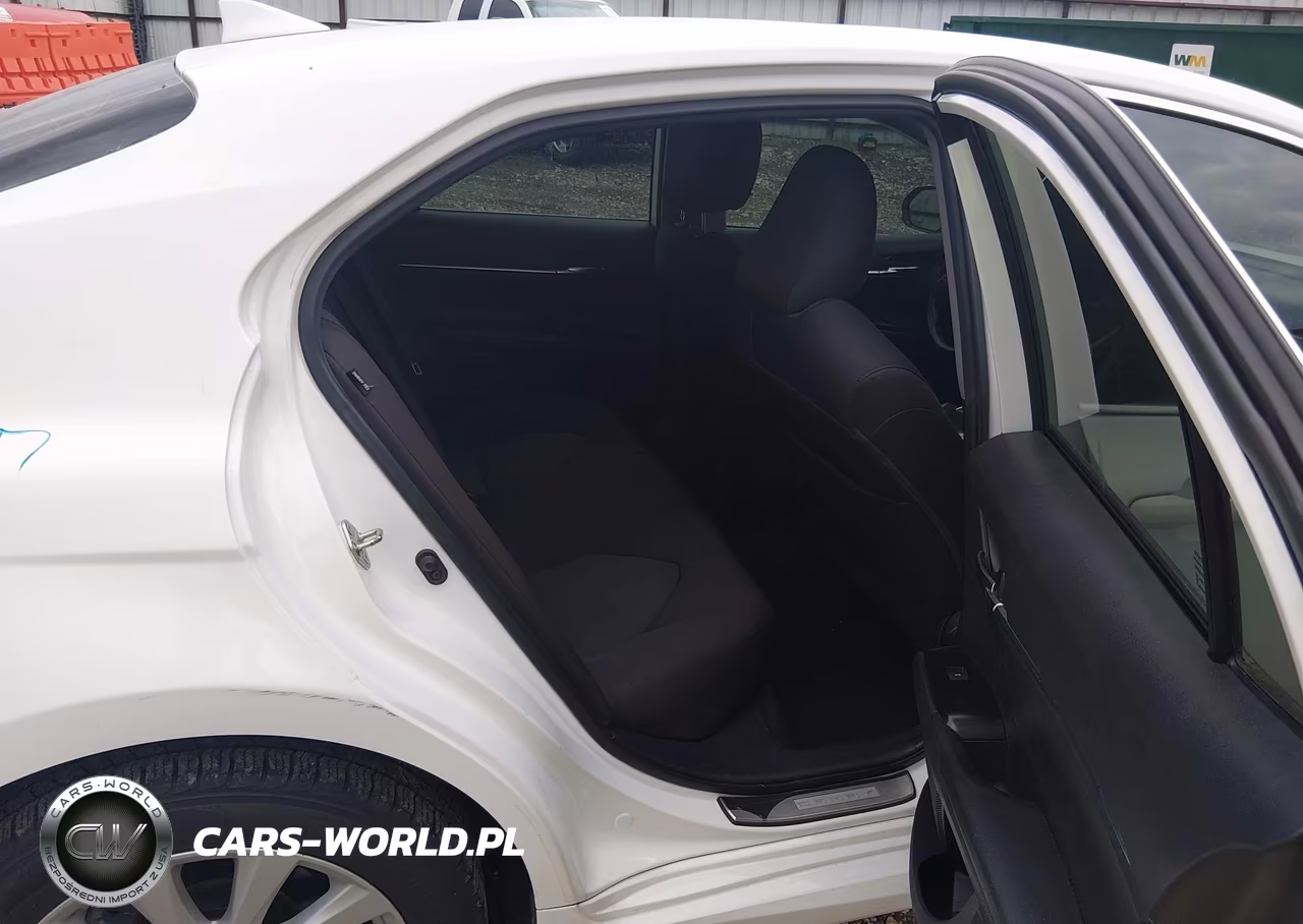 2020 Toyota Camry Le VIN:4T1C11AK3LU910623 - 8