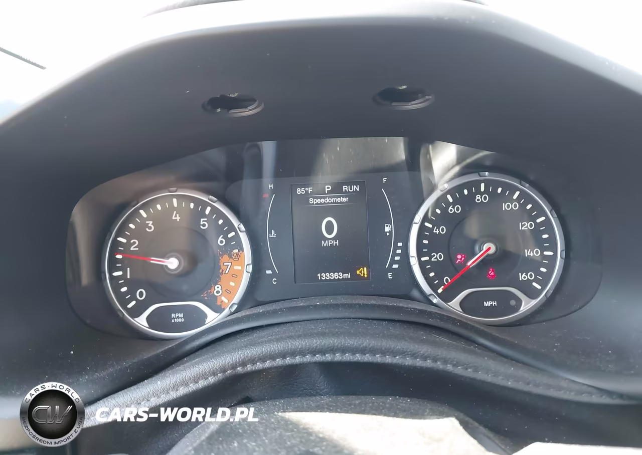 2017 Jeep Renegade Latitude 4X4 VIN:ZACCJBBB9HPF53501 - 7