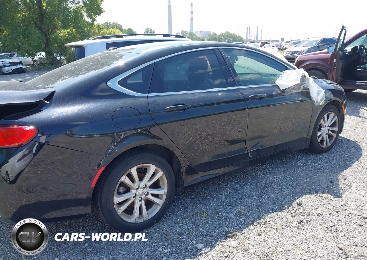 2015 Chrysler 200 Limited VIN:1C3CCCAB3FN677579 - 4