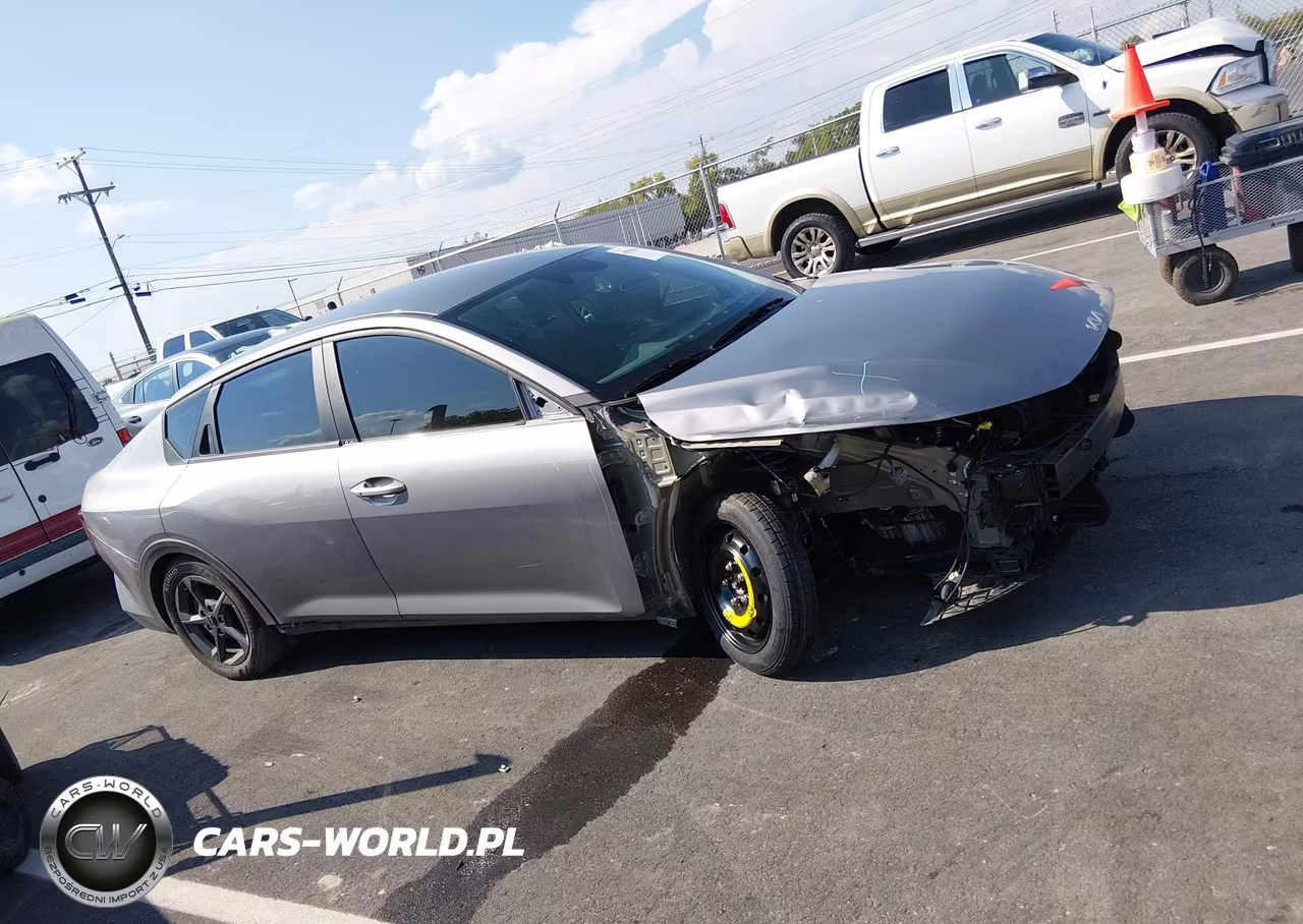 2025 Kia K4 Lxs VIN:3KPFT4DE9SE096946 - 14