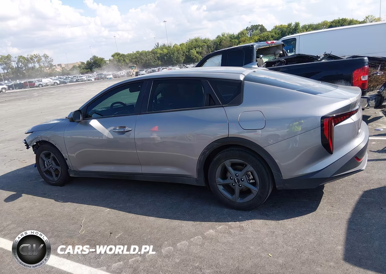2025 Kia K4 Lxs VIN:3KPFT4DE9SE096946 - 15