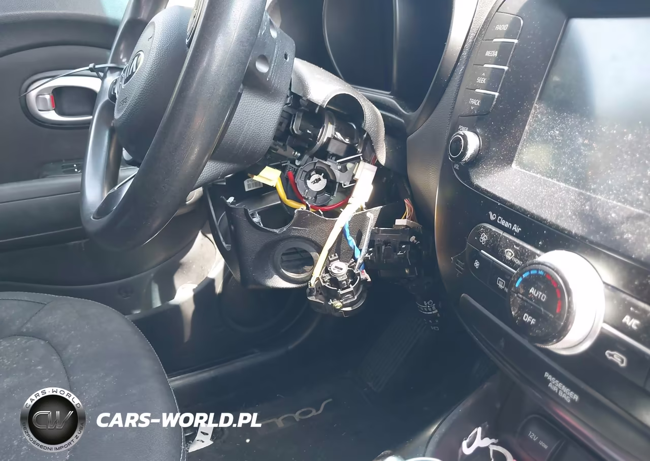 2018 Kia Soul + VIN:KNDJP3A51J7576233 - 6