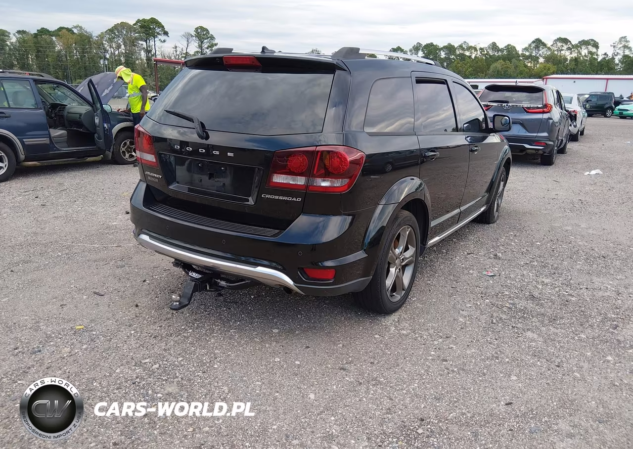 2017 Dodge Journey Crossroad Plus VIN:3C4PDCGB2HT524440 - 4