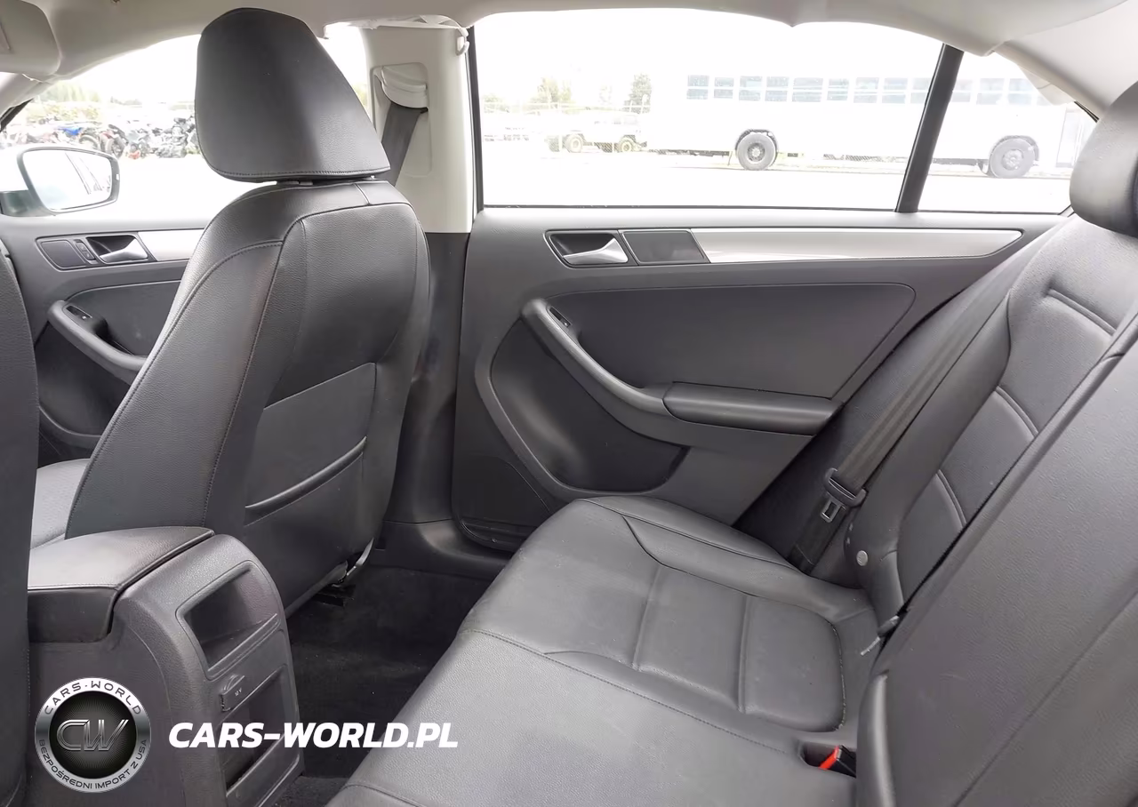 2018 Volkswagen Jetta 1.4T Se-1.4T Wolfsburg Edition VIN:3VWDB7AJXJM263796 - 8