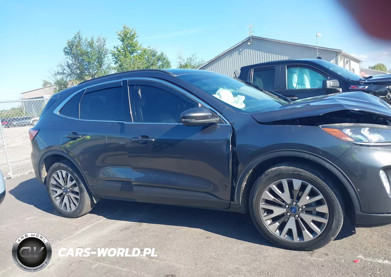 2020 Ford Escape Titanium VIN:1FMCU9J97LUB43040 - 13